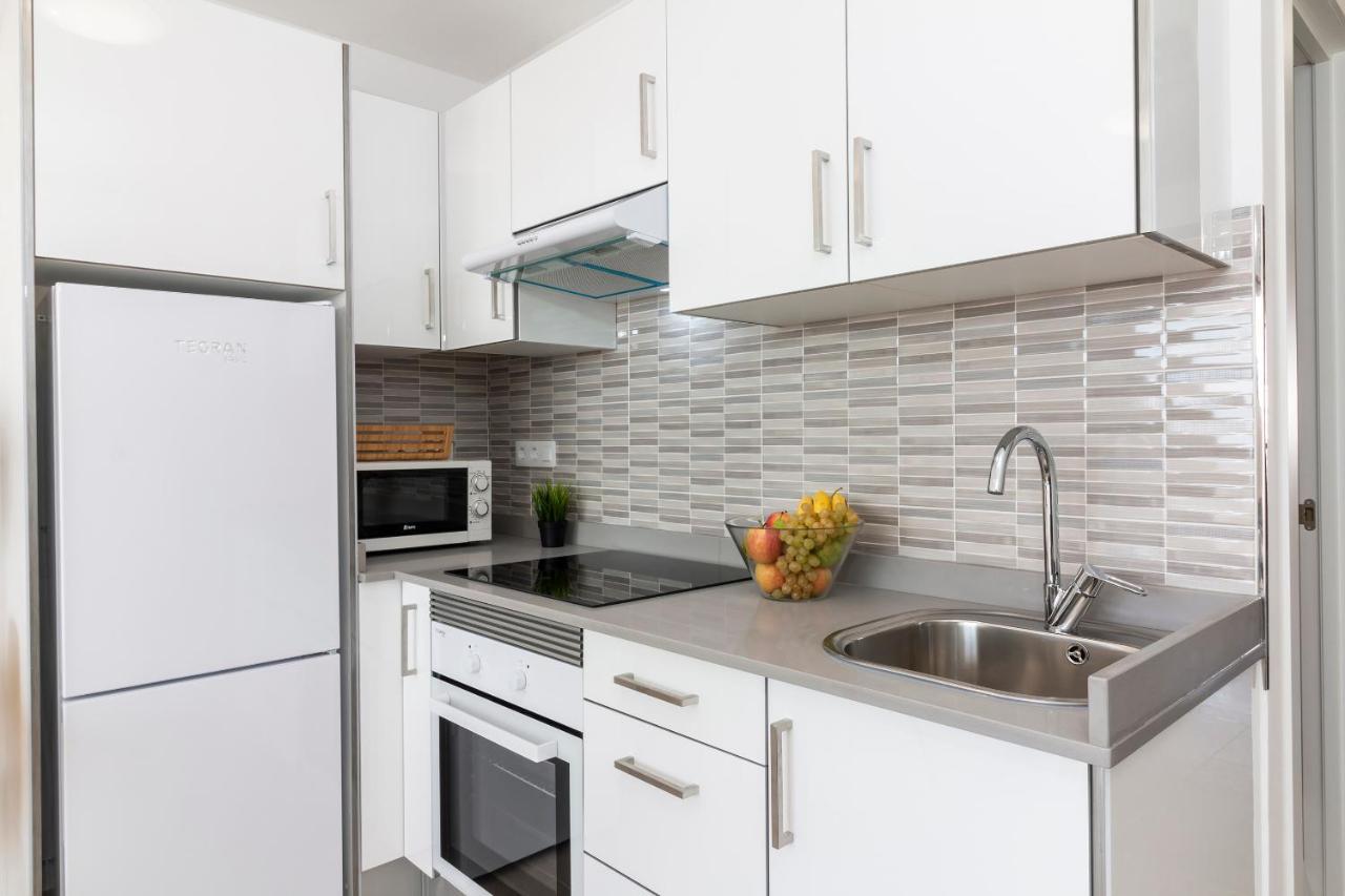 Homeforguest Modern And Recently Renovated Apartment In Arona Arona  Zewnętrze zdjęcie