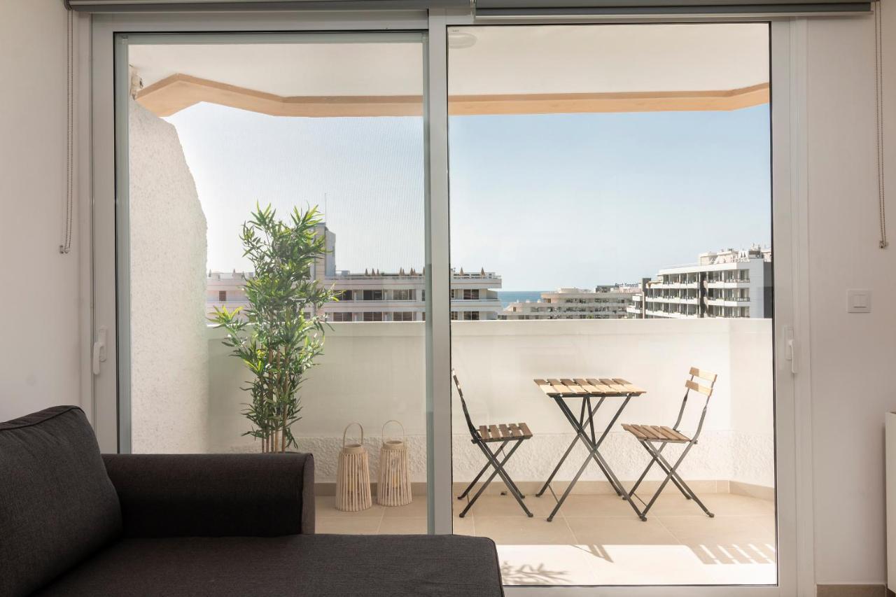 Homeforguest Modern And Recently Renovated Apartment In Arona Arona  Zewnętrze zdjęcie